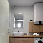 Modern Jacuzzi Minnie Apartman