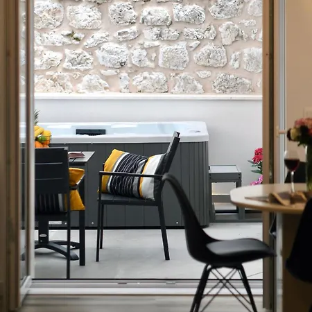 Modern Jacuzzi Minnie شقة دوبروفينك